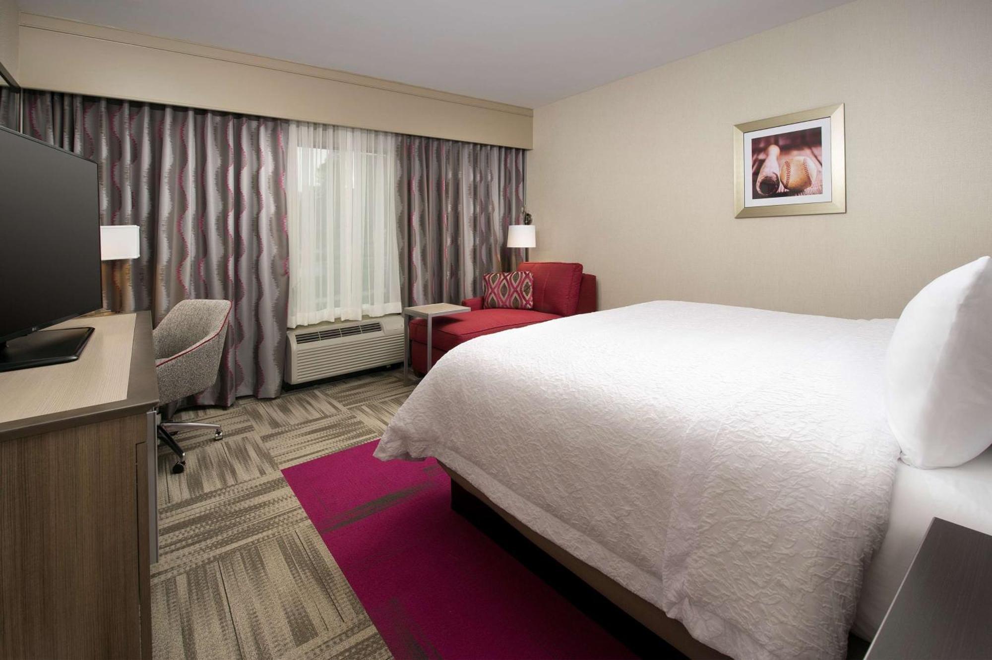 Hampton Inn Louisville East Hurstbourne Exterior foto